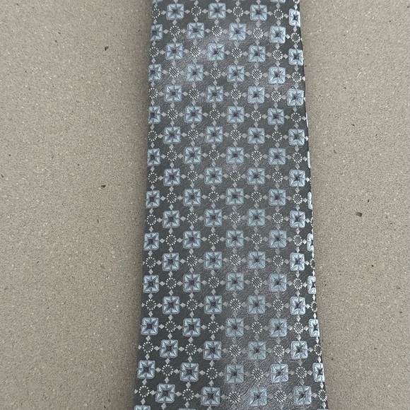 Blue VALINTINO 100% silk Men’s Tie - Picture 7 of 7